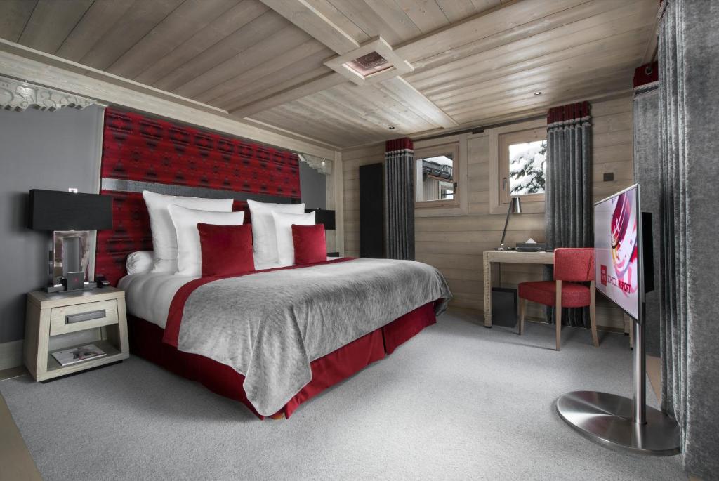 Room at Le K2 Altitude. Book your stay at Le K2 Altitude in Courchevel here. The Must-Read Guide to the Rhône Alpes. 