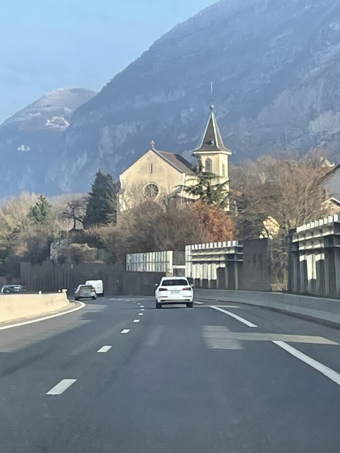 I love this church that you see on the A40, when you are near Geneva. Photo: The-Ski-Guru. The Mad Rush of the Last Days to get out of Britain in Time before Lockdown.