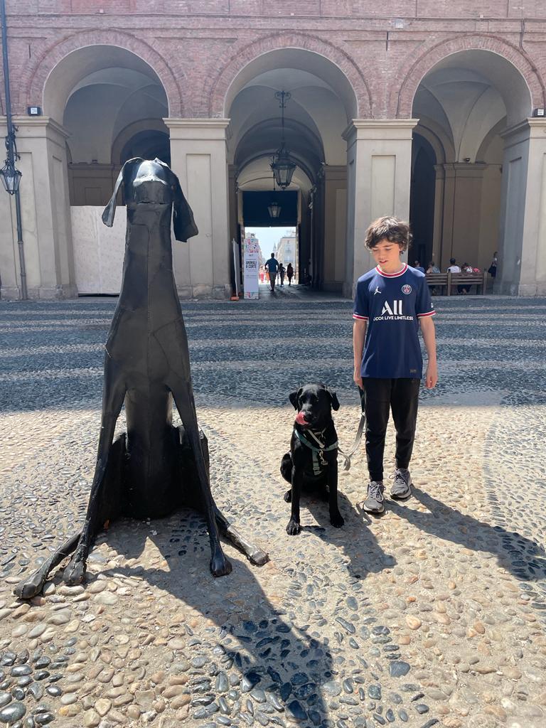 Monument of the dog in the Palace gardens, with Ozzy and my youngest, in Torino. Photo: The-Ski-Guru
