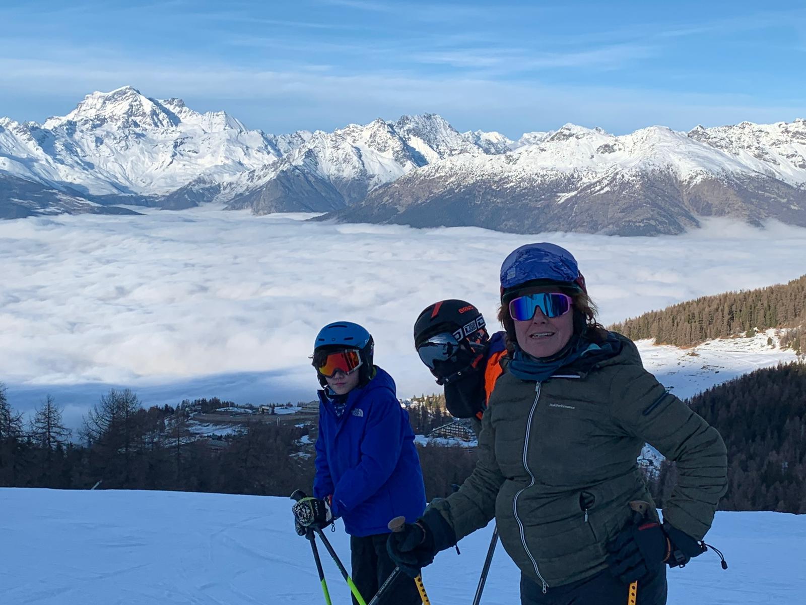 Skiing on top of Piste 2 in Pila, with inversion in the bottom. Photo: The-Ski-Guru. How Much Snow does a Mountain Need to Open its Pistes?
