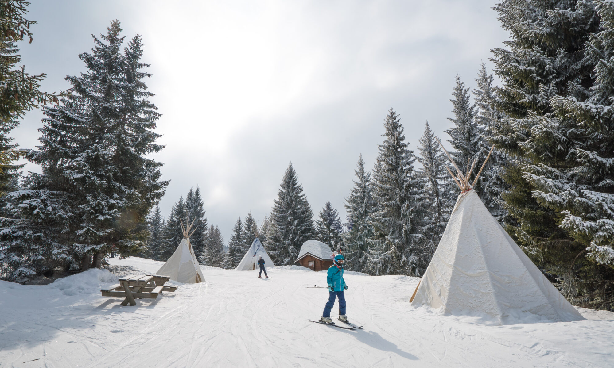 Grand Cry Tipis Zone Ludique. Valentin Du Crettet. Les Gets Tourisme. Plan your holiday to Les Gets this winter.