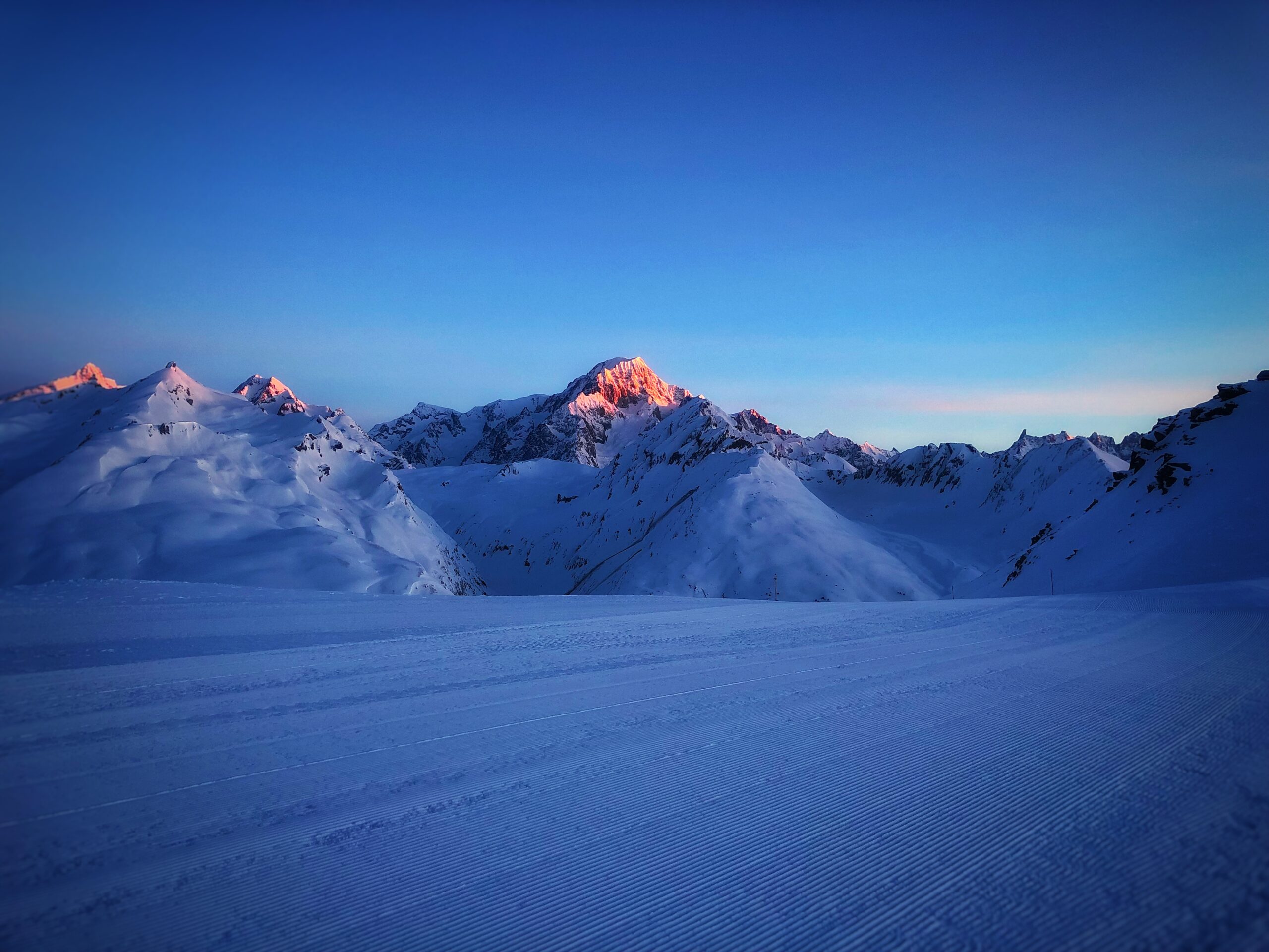 Last lights in La Thuile. Photo: La Thuile Tourism Office. La Thuile, the wild side of the Mont Blanc.
