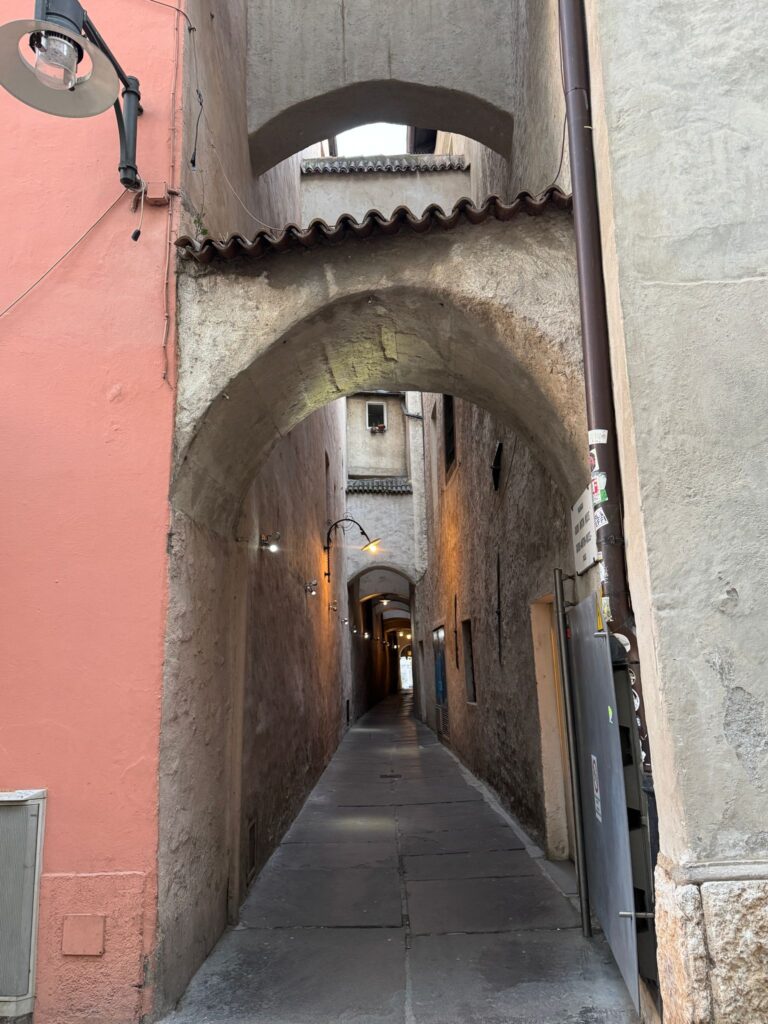 More arches.... Photo: The-Ski-Guru
