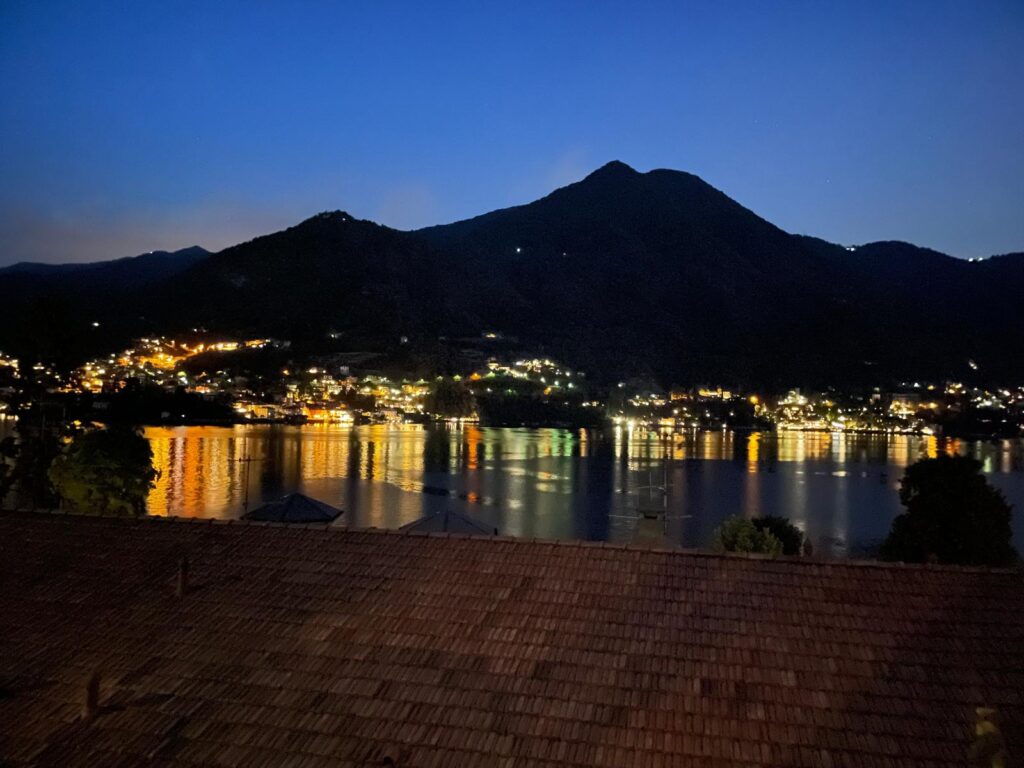 Night view from Moltrasio. Photo: The-Ski-Guru.